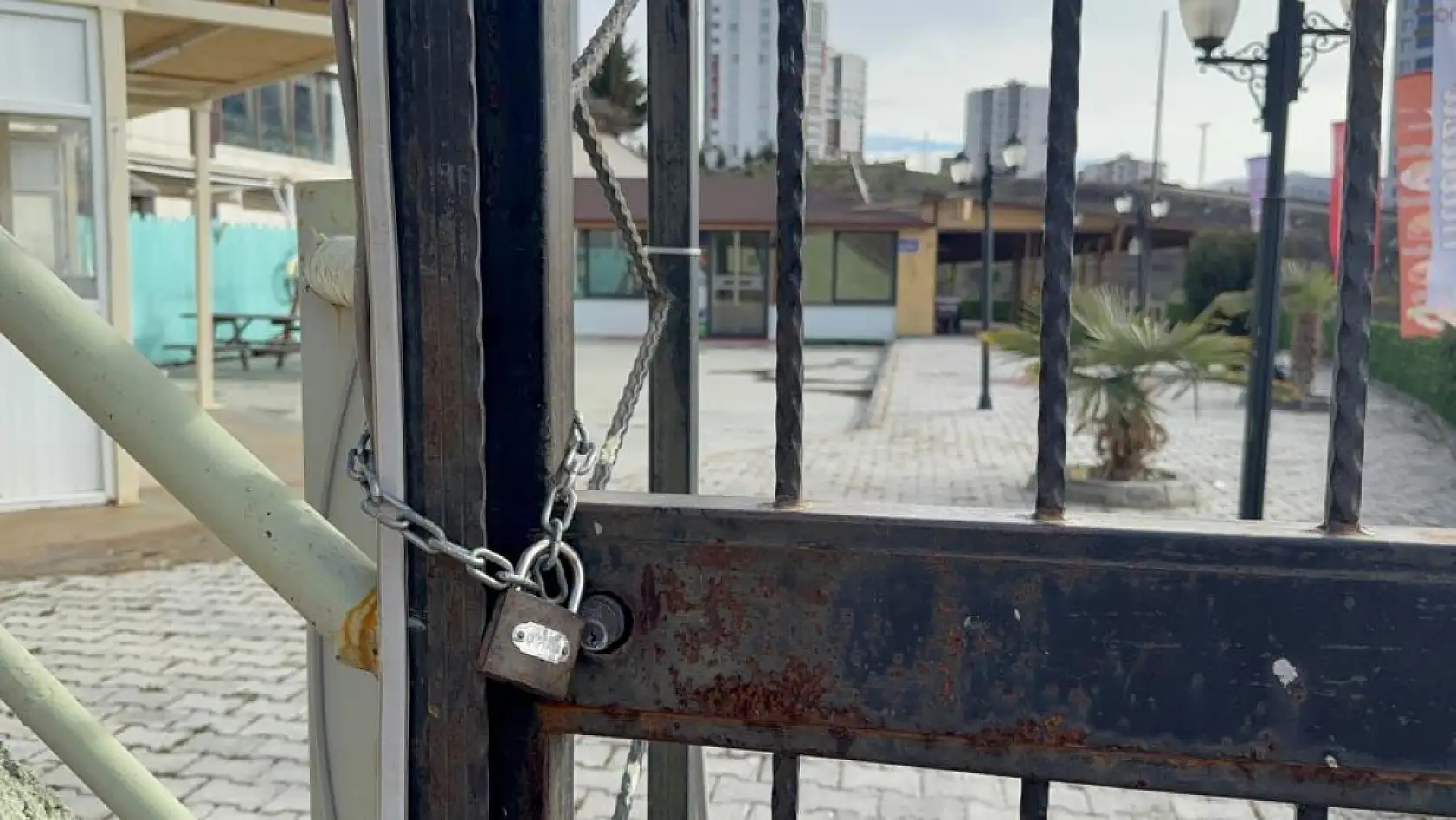 Kan donduran cinayet: Babasını öldürerek havuz deposuna gömdü