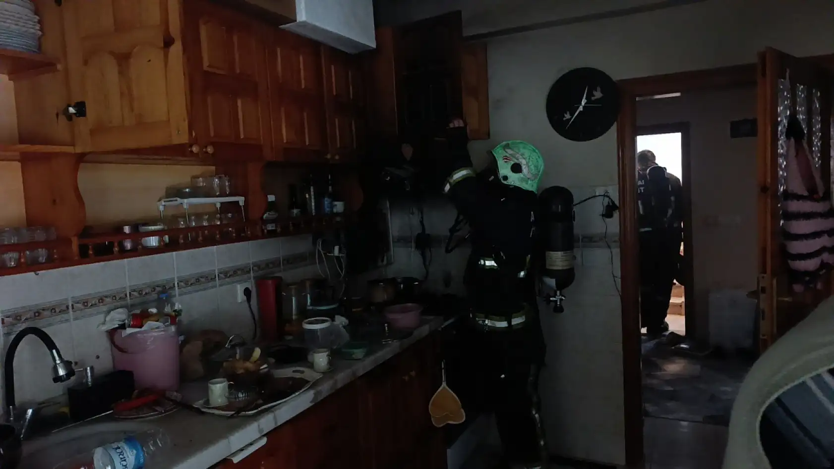 Ocakta unutulan fritöz itfaiyeyi alarma geçirdi