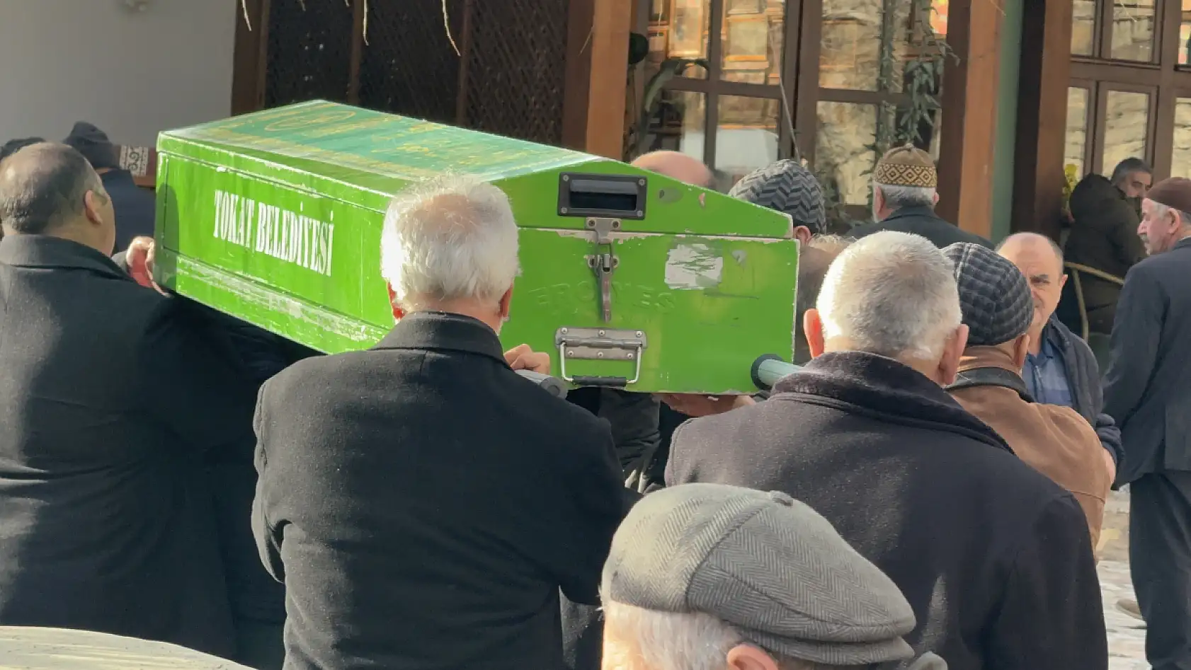 Tokat'ta kan donduran baba cinayetinde cenaze toprağa verildi