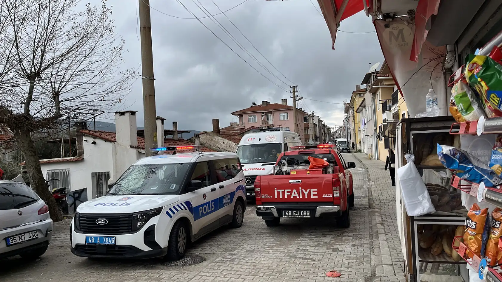 Menteşe'de komşular tüten bacayı yangın sandı, ekipler alarma geçti