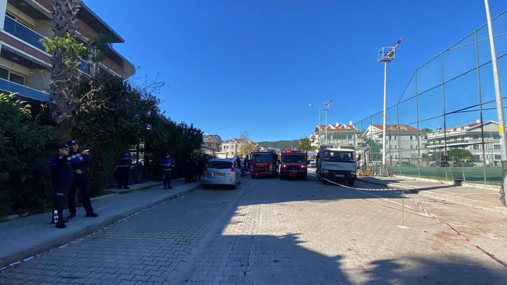 Marmaris'te güçlendirme çalışması yapılan apart otel çöktü