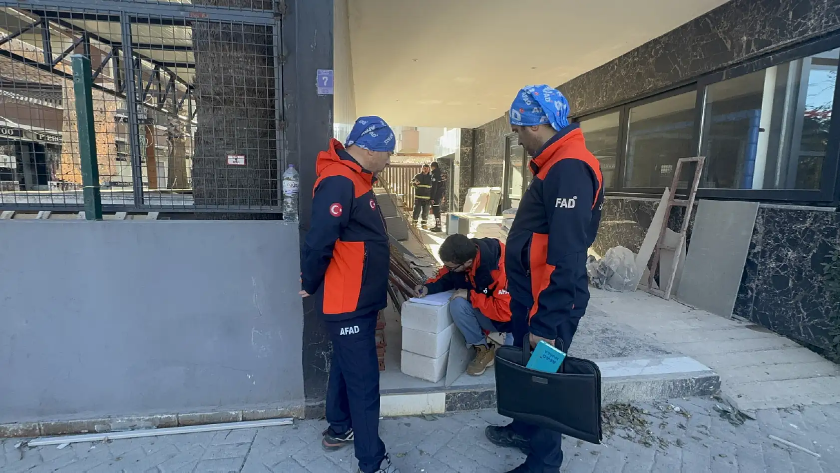 Marmaris'te çöken otelde işçiler 2 saat önce fark edip, çalışmayı sonlandırmış