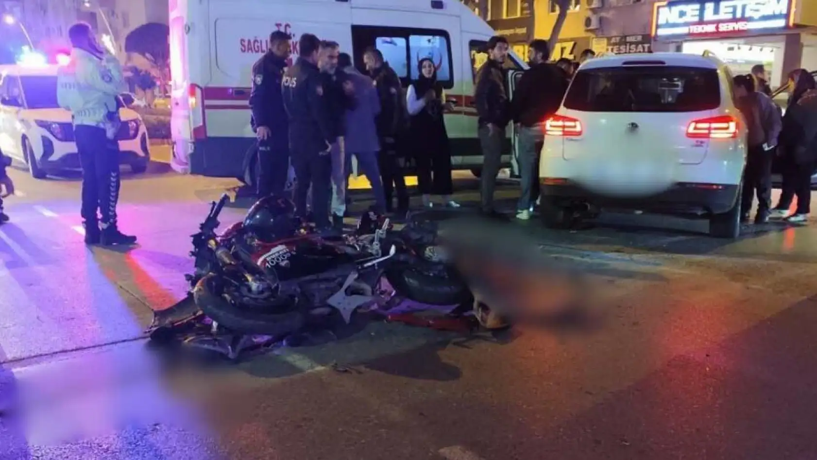 Kaskını kız arkadaşına verdiği feci kazada hayatını kaybetti