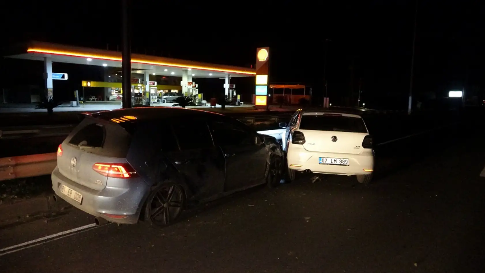 Zincirleme kazada 3 sürücüden 2'si ehliyetsiz 1'i hem ehliyetsiz hem alkollü çıktı