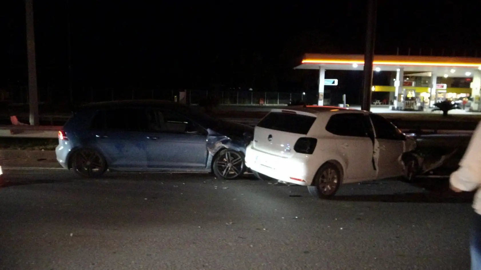 Zincirleme kazada 3 sürücüden 2'si ehliyetsiz 1'i hem ehliyetsiz hem alkollü çıktı