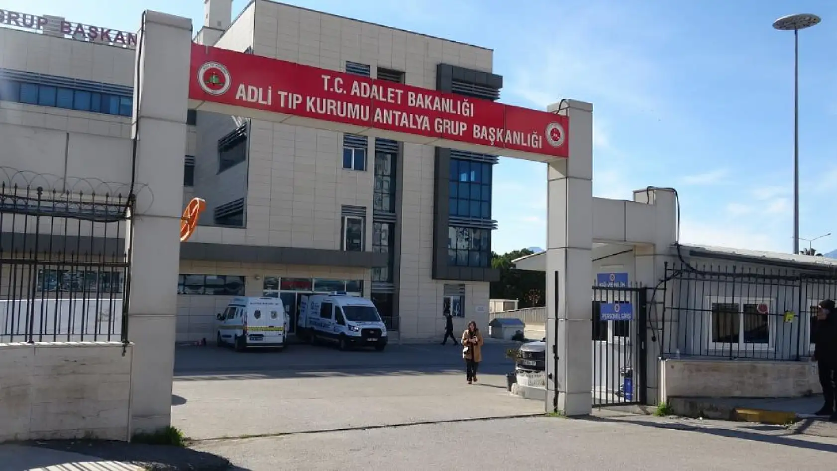 Yol kenarında ölü bulunan 14 yaşındaki çocuğun ailesi gözyaşlarına boğuldu