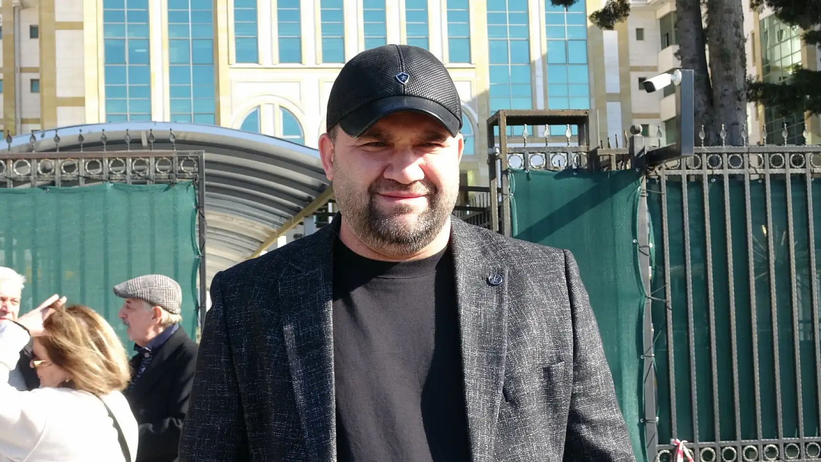 6 yıl süren boşanma davası sonuçlanır sonuçlanmaz Afrika'da 8 adet adak koç kestirdi