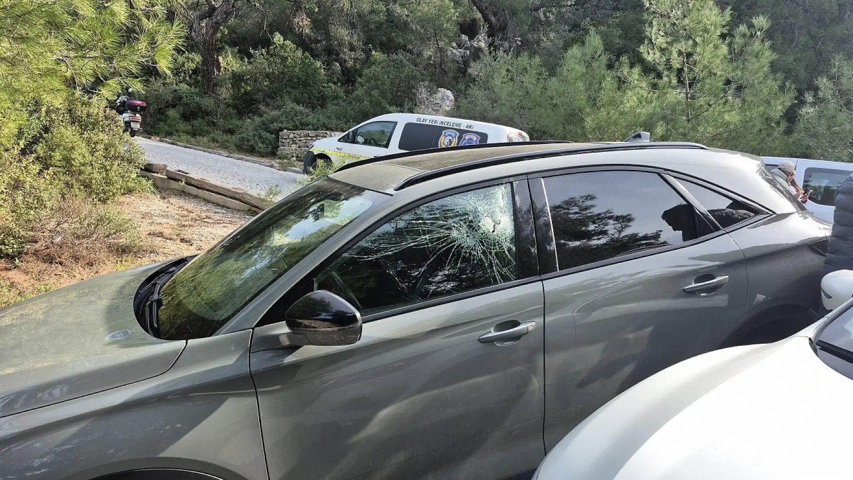 Bodrum'da araçtan hırsızlık olayı ile ilgili 3 kişi gözaltına alındı