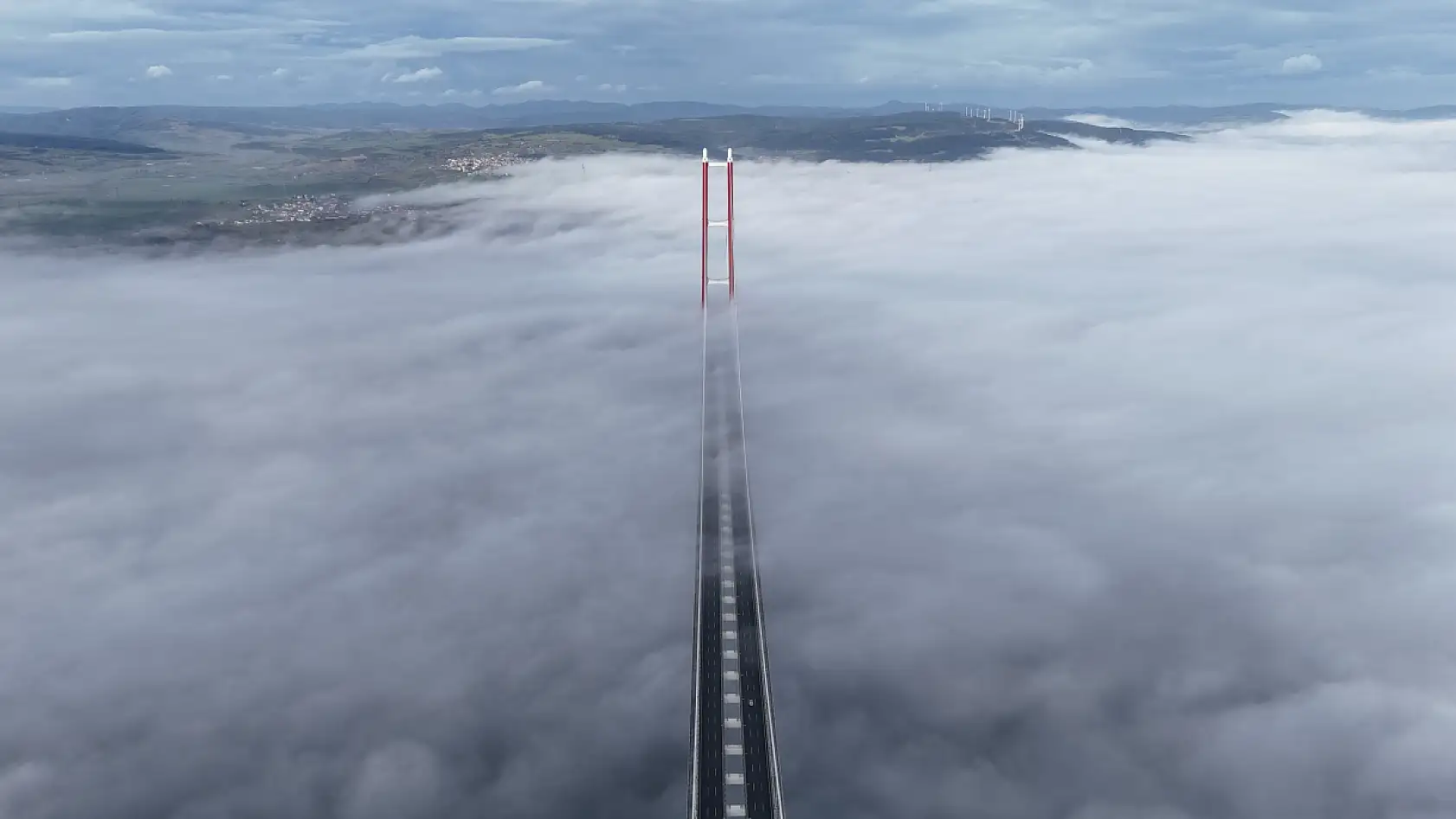 1915 Çanakkale Köprüsü sisler içinde mest etti