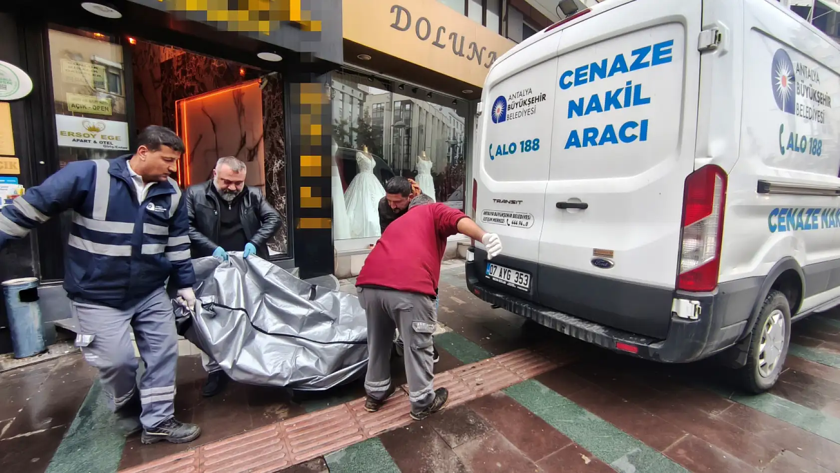 Dün giriş yaptığı apart otel odasında ölü bulundu