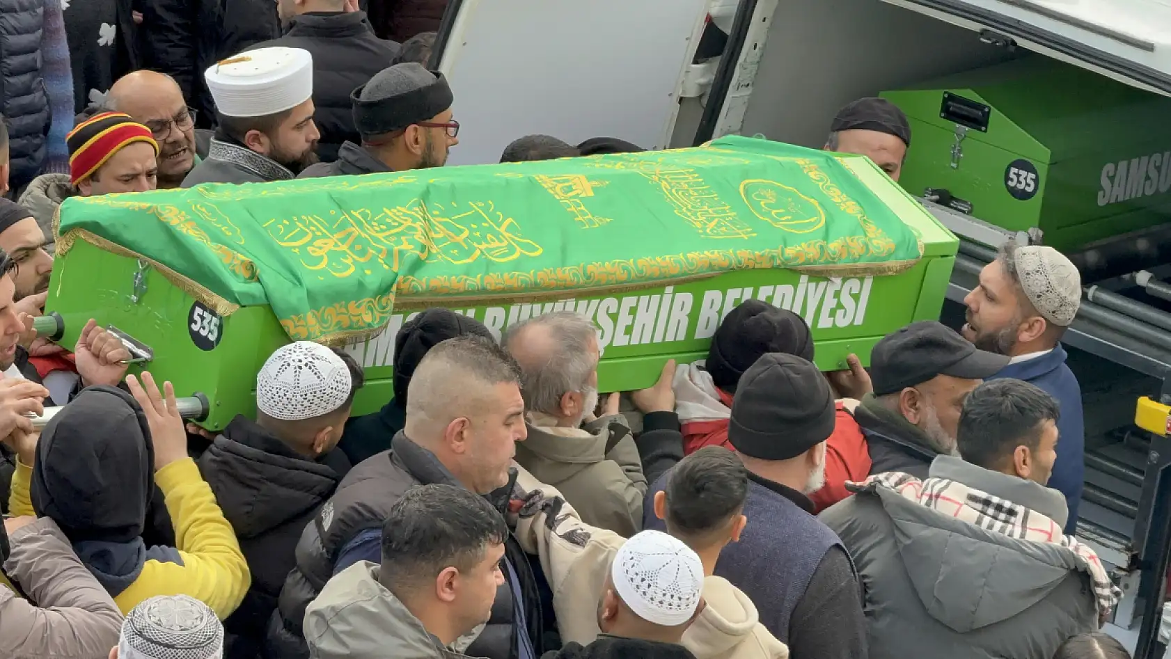 Boğazı kesilerek öldürülen pazarcı toprağa verildi