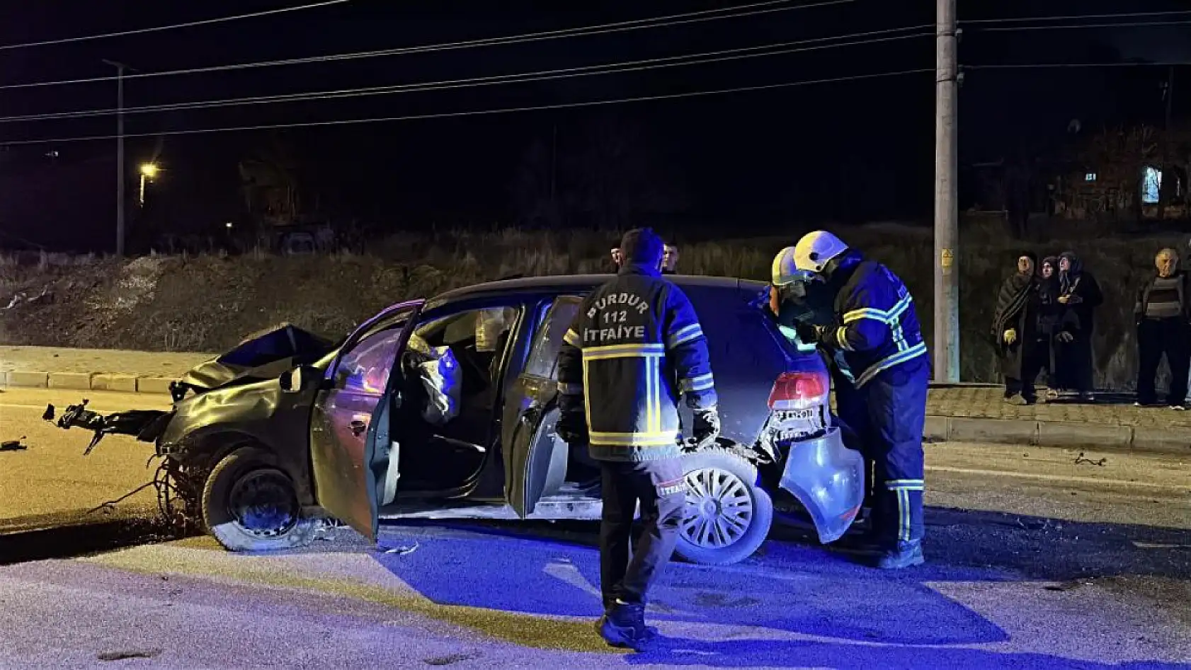 Burdur-Antalya Yolu'nda alkollü sürücü ortalığı savaş alanına çevirdi: 2 yaralı