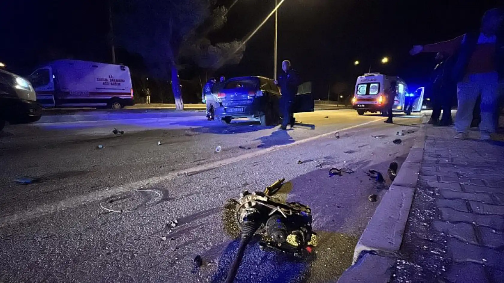 Burdur-Antalya Yolu'nda alkollü sürücü ortalığı savaş alanına çevirdi: 2 yaralı