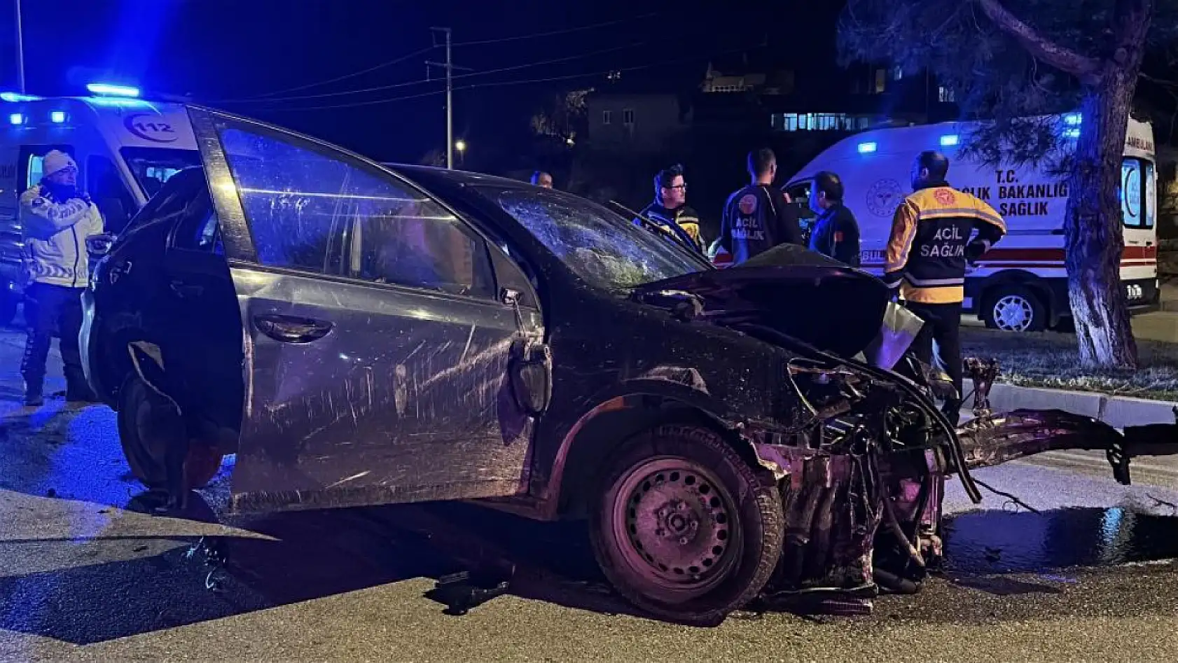 Burdur-Antalya Yolu'nda alkollü sürücü ortalığı savaş alanına çevirdi: 2 yaralı