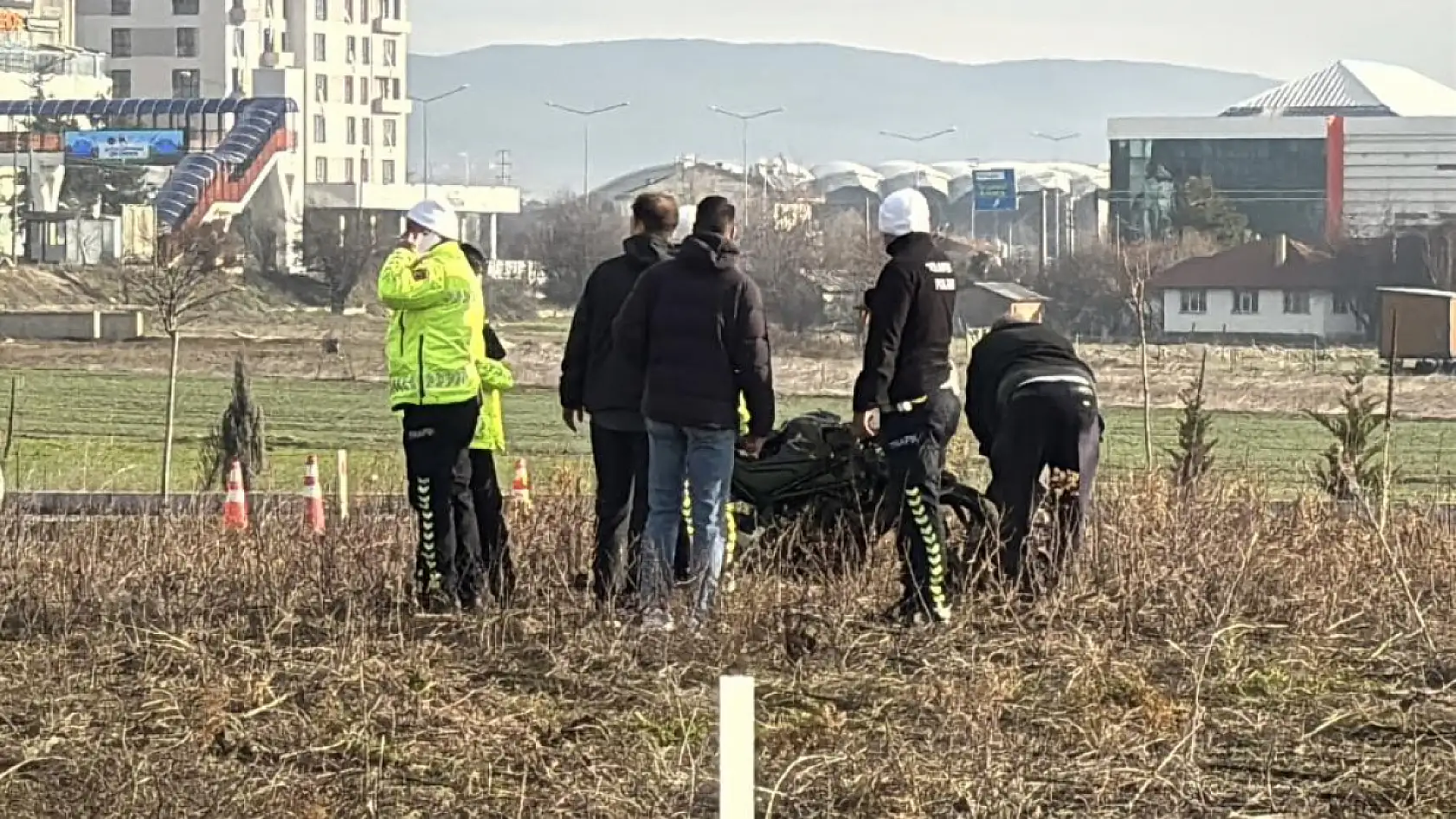 Geceden beri haber alınamayan 19 yaşındaki genç, kaza yapmış halde ölü bulundu