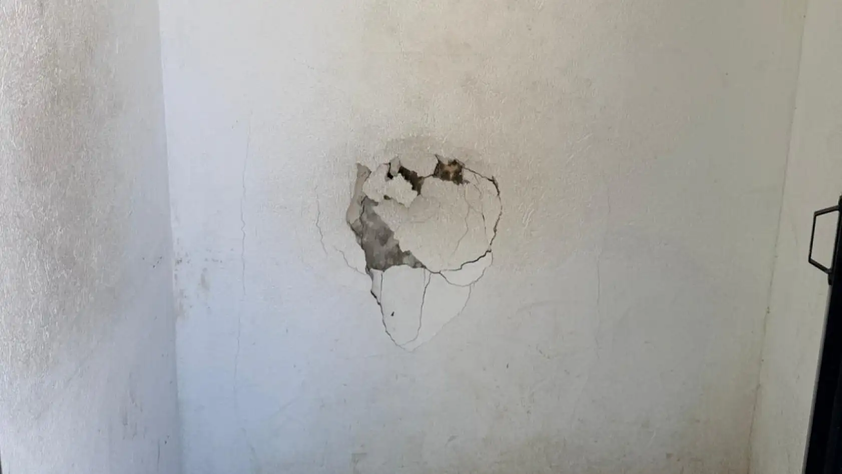 Akmaz Halk Plajında Vandalizm