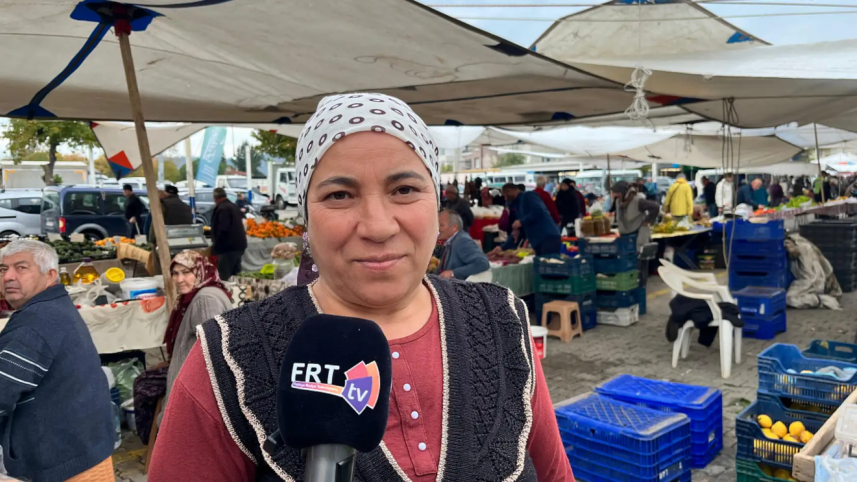 Fethiye Cuma Pazarı'nda Yeşillik 15 TL, Kabak 40 TL