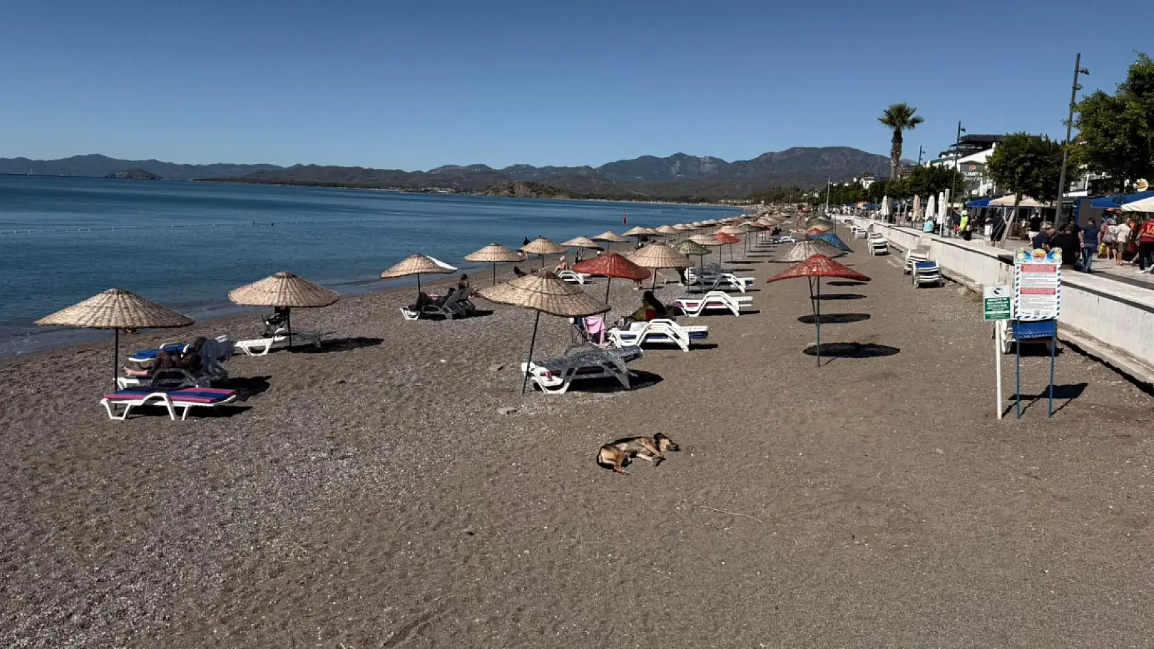 Çalış Plajı'ndaki yoğunluk yerini sakinliğe bıraktı