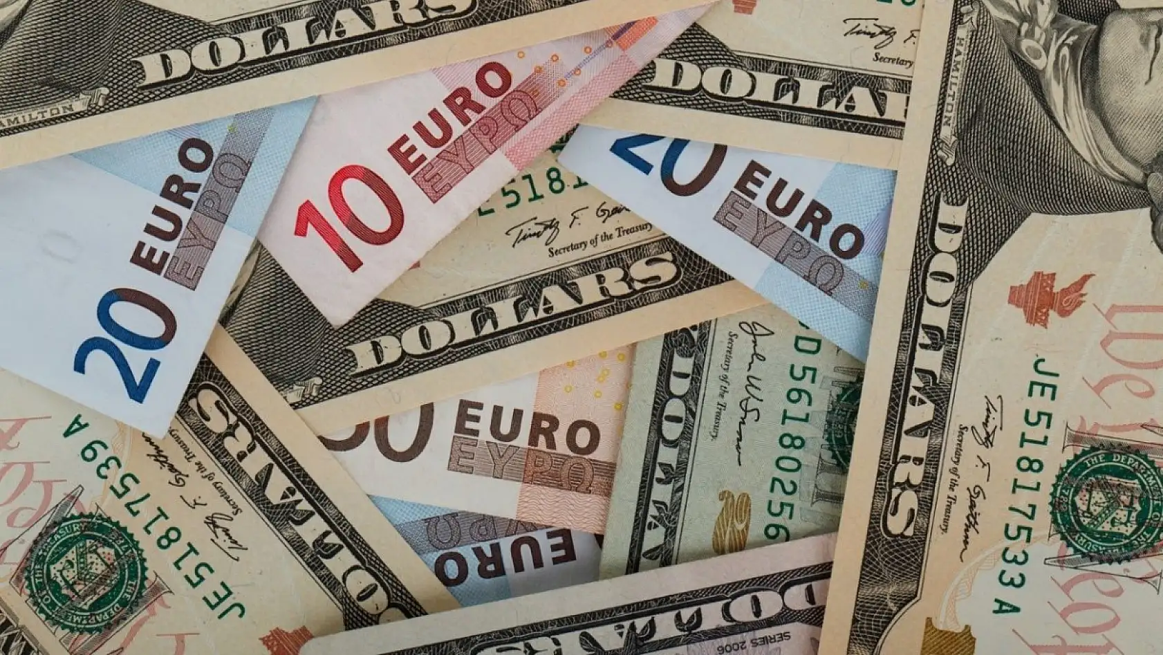 Döviz kurlarında son durum: Dolar, Euro ve Sterlin güne yükselişle başladı