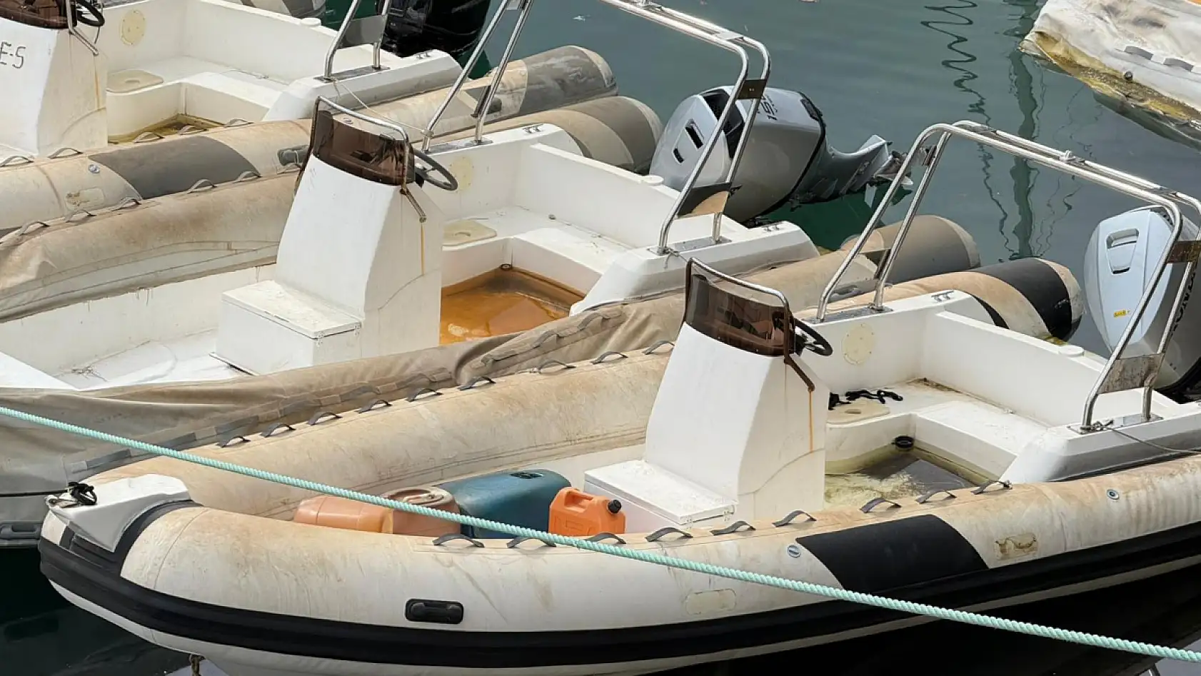 Fethiye'de insan kaçakçılığı operasyonlarında ele geçirilen botlar ihaleyle satılıyor