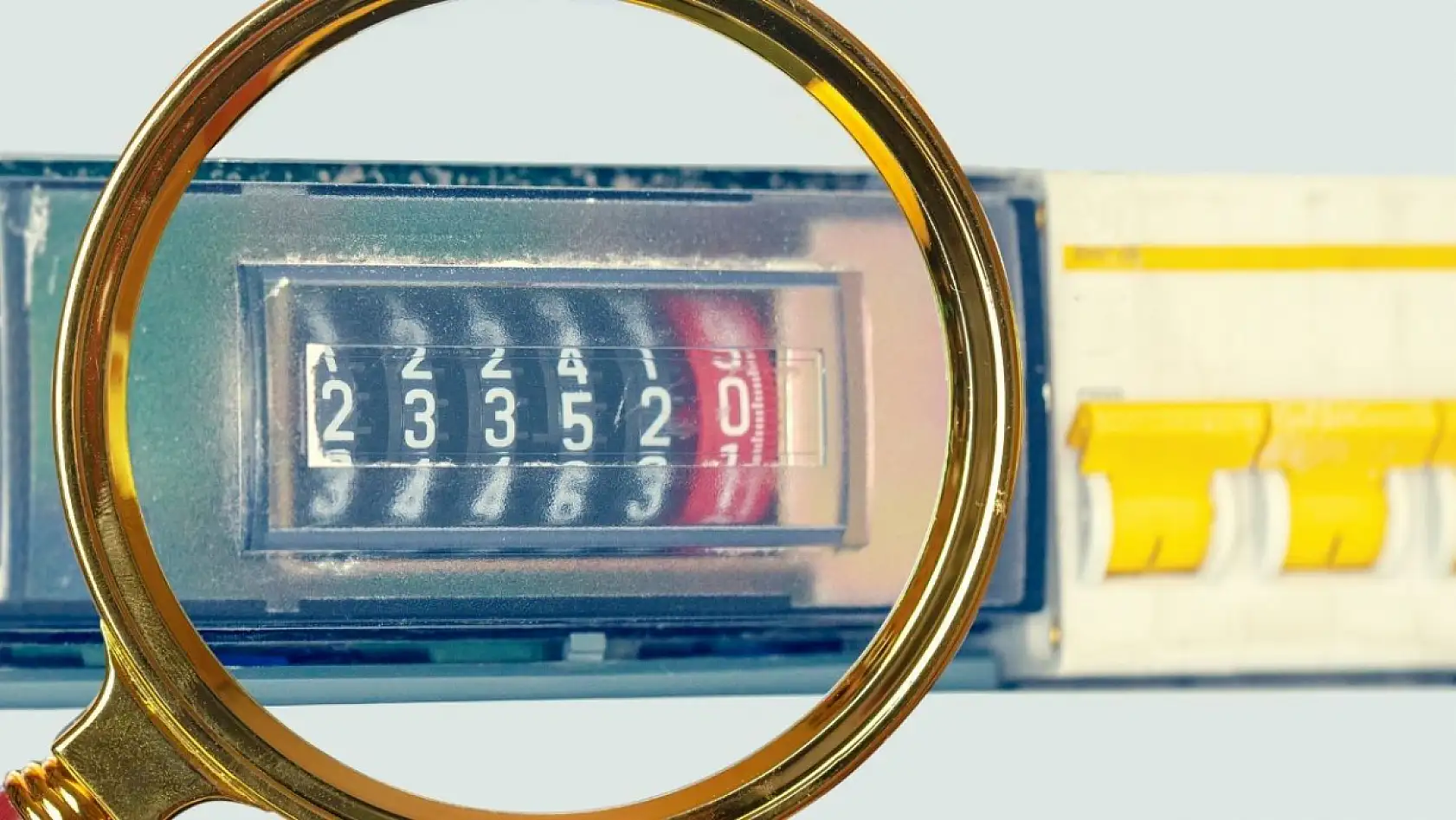Elektrik Faturasında Kritik Eşik 1050 TL Üzerinde Tüketenler Yandı!