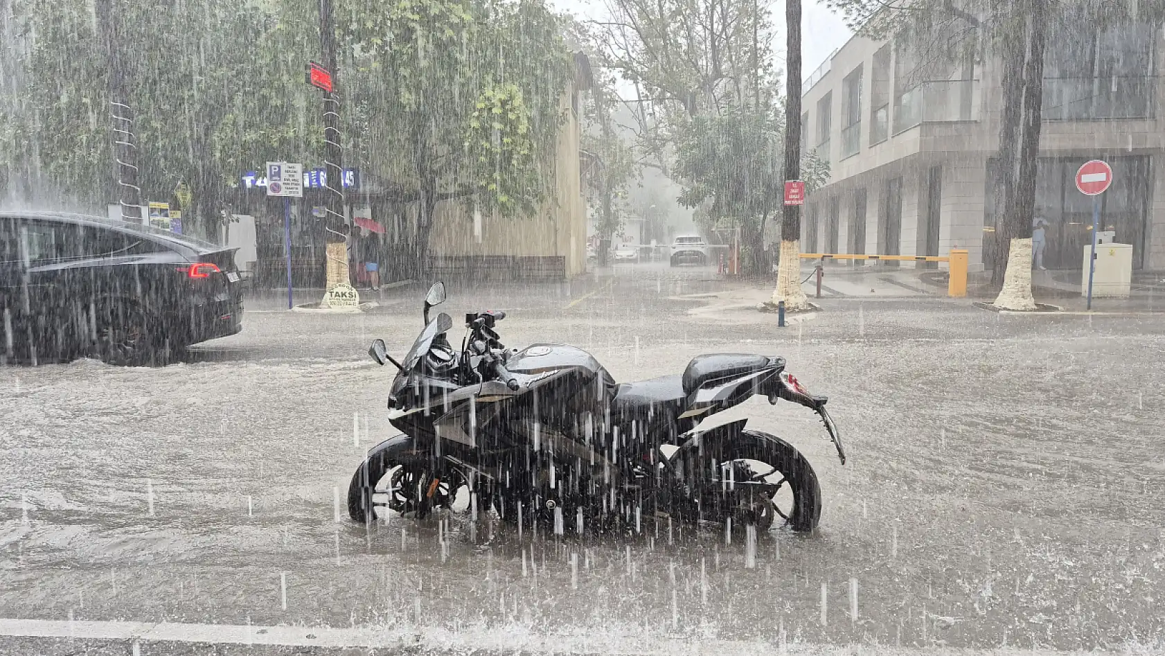 Fethiye'ye metrekareye 130 kilogram yağış düştü