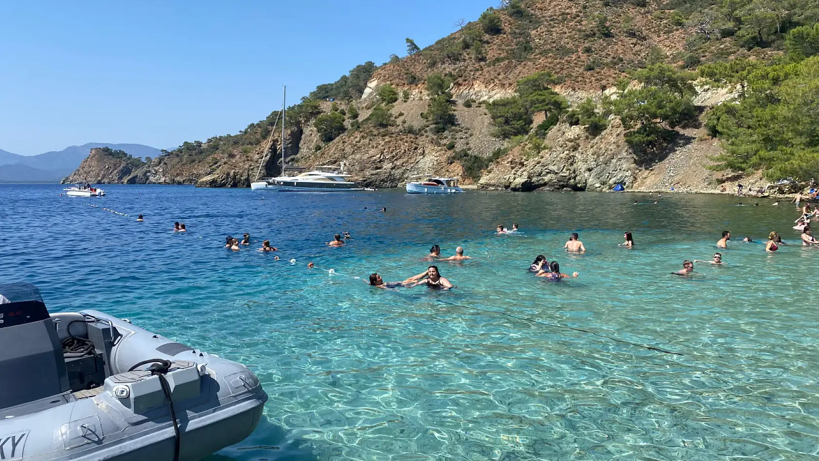 Fethiye Emekliler ve Aileler Boncuklu Koyu'na Akın Ediyor