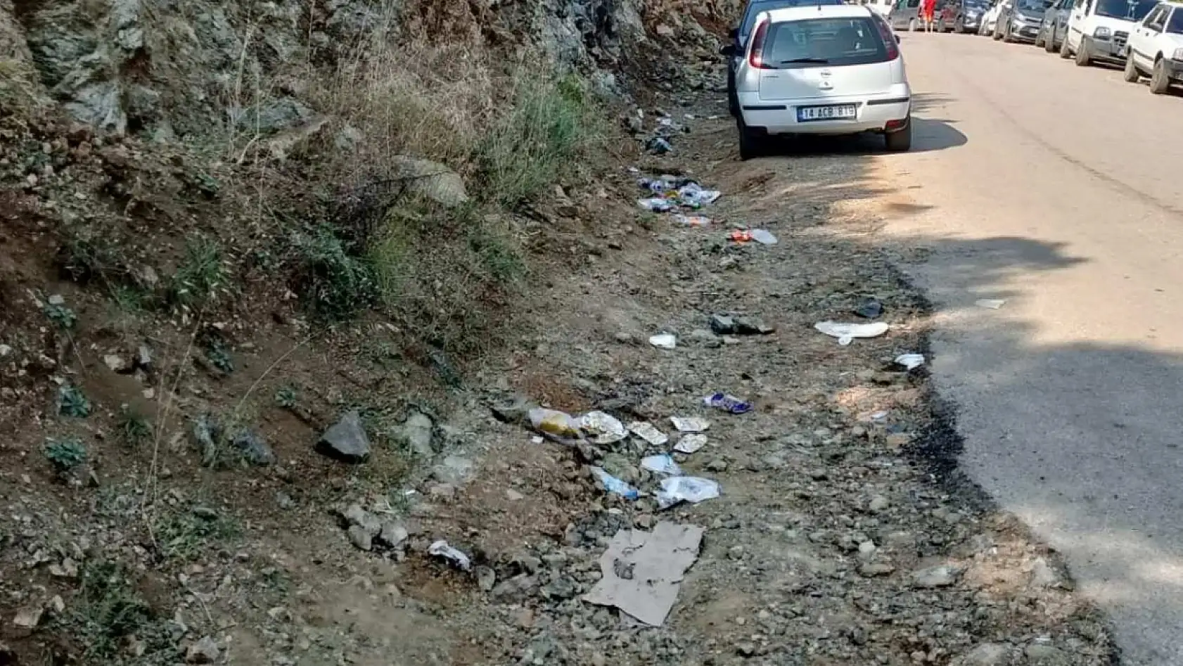 Fethiye Yarımada'da bayram sonrası çöp temizliği: Vatandaşlar seferber oldu