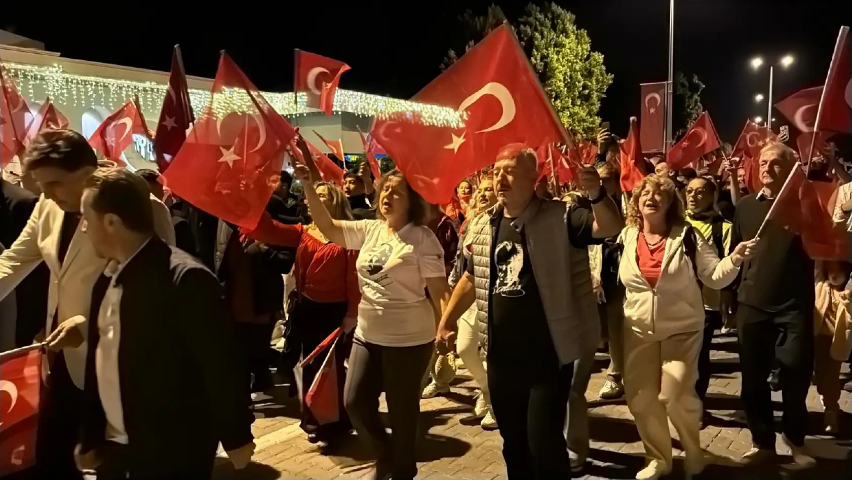 Fethiye'de Cumhuriyet Yürüyüşü Düzenlendi