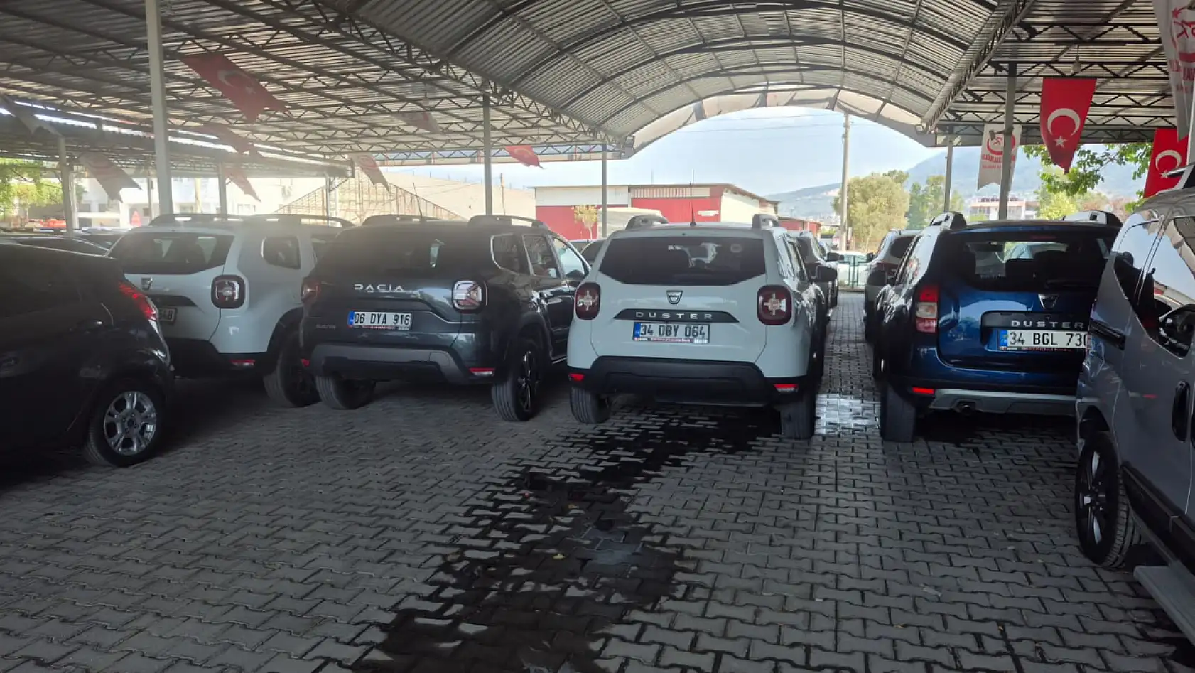 Fethiye'de İkinci El Araç Piyasasında Fiyatlar Yükseliyor