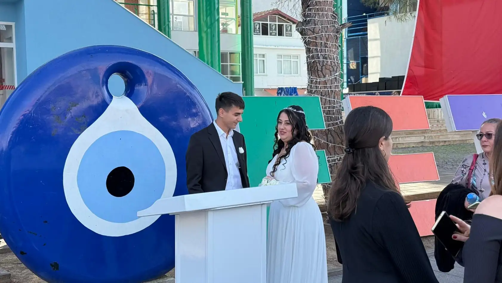 Fethiye'de nikah yoğunluğu: Bir günde 8 çift dünyaevine girdi