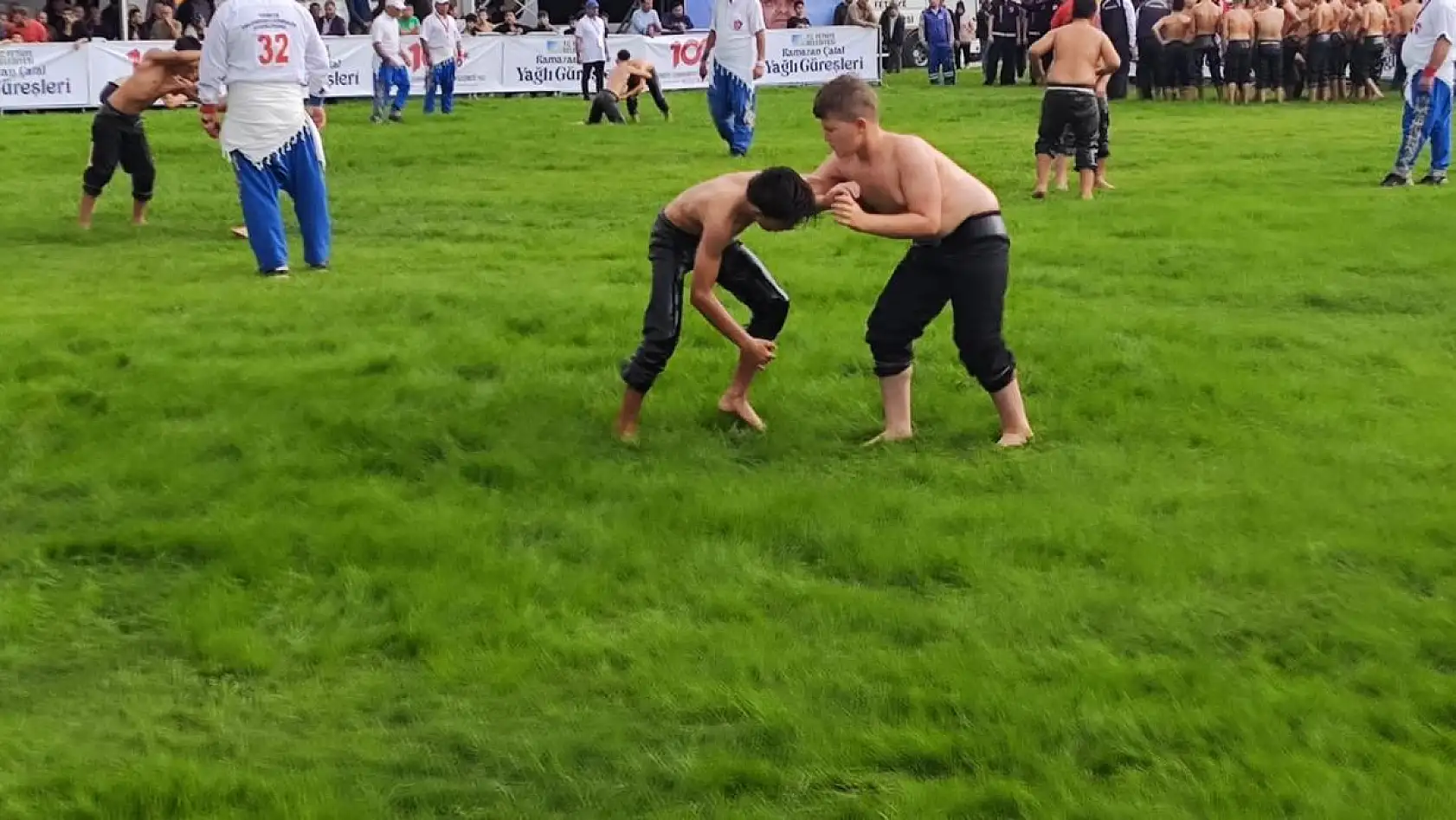 Er Meydanında Güreşler Başladı
