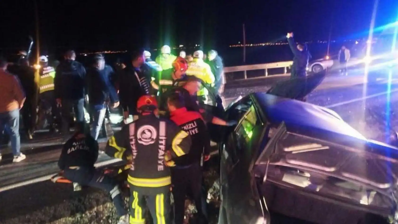 Traktör ile otomobilin çarpıştığı kazada 3 kişi yaralandı