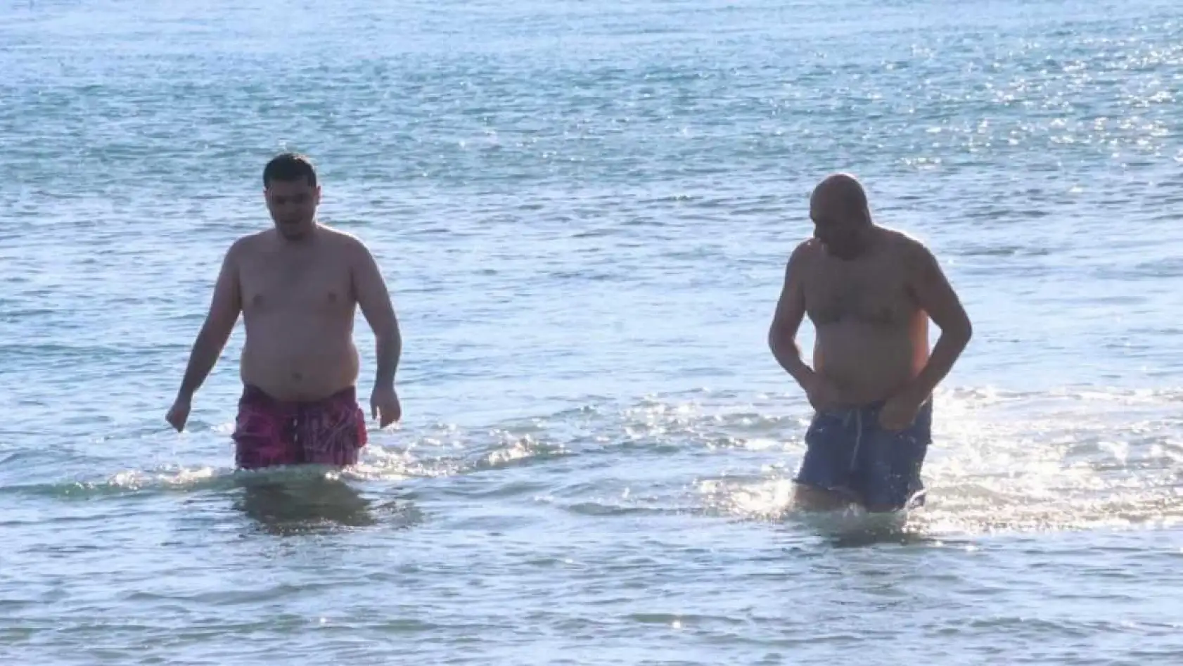 Akyaka'da yılın ilk gününü denizde karşıladılar