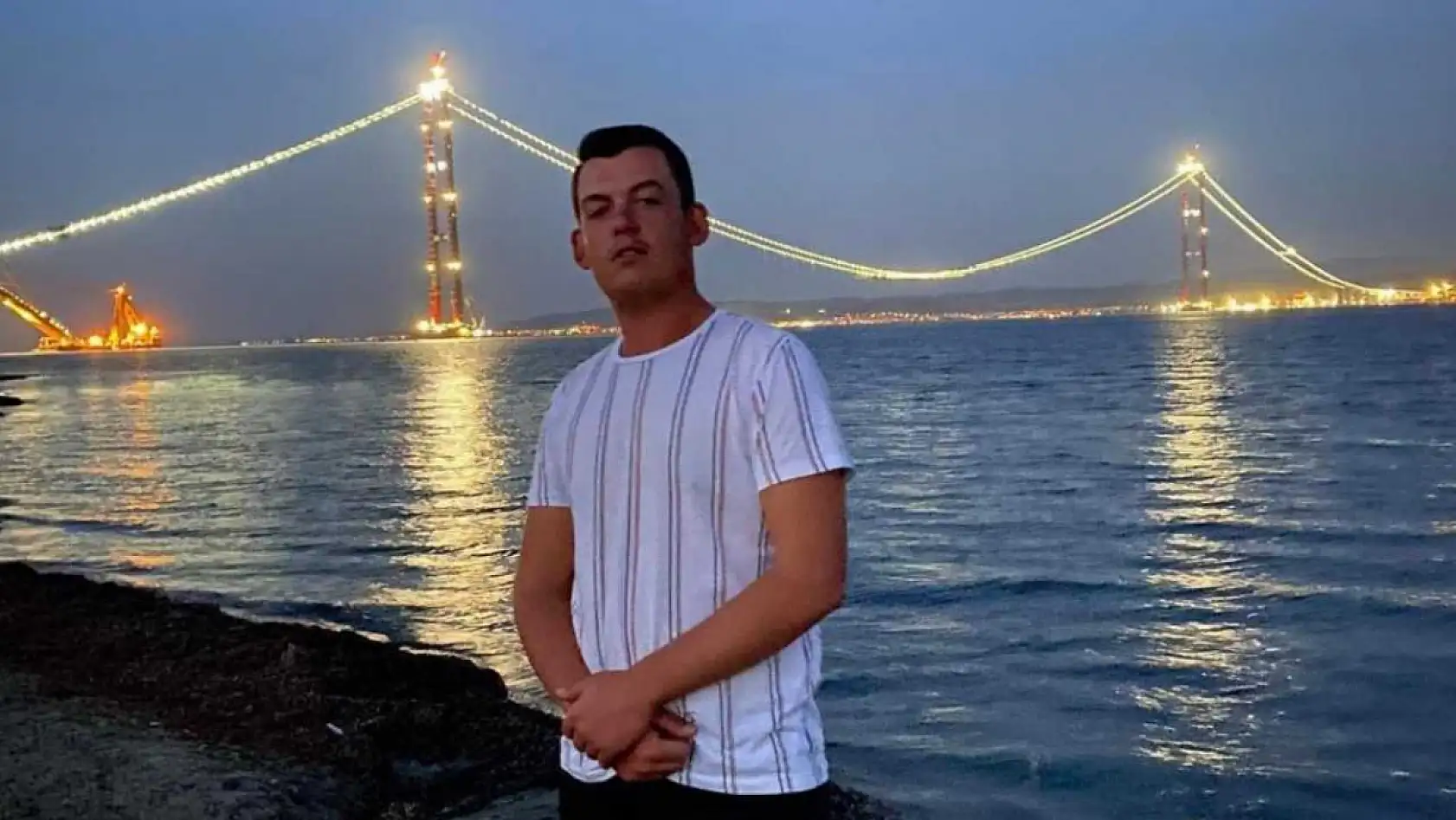 Direksiyon hakimiyetini kaybedip ağaca çarpan sürücü hayatını kaybetti