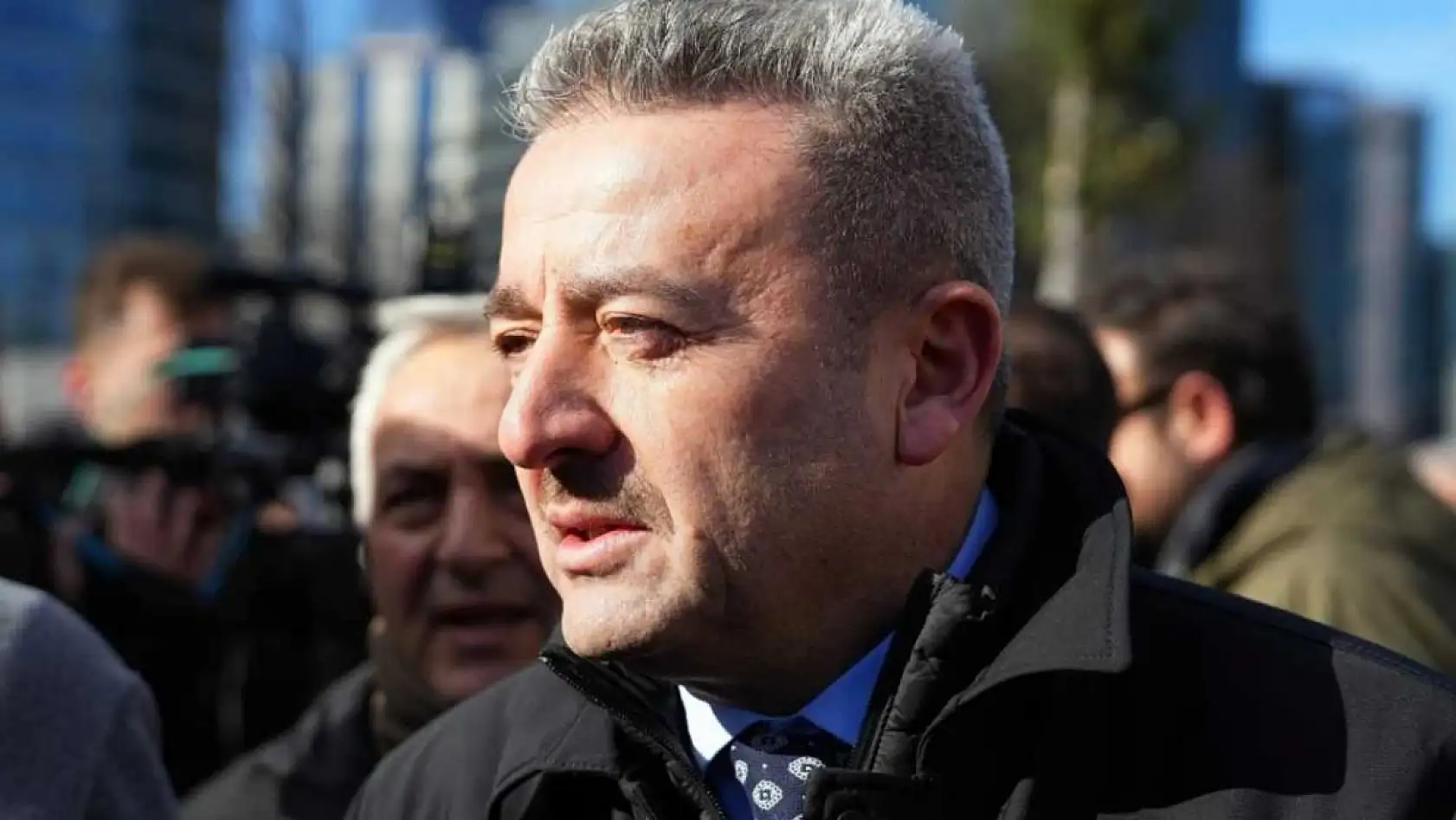 Galatasaray'ın unutulmaz futbolcusu Gökmen Özdenak'a veda