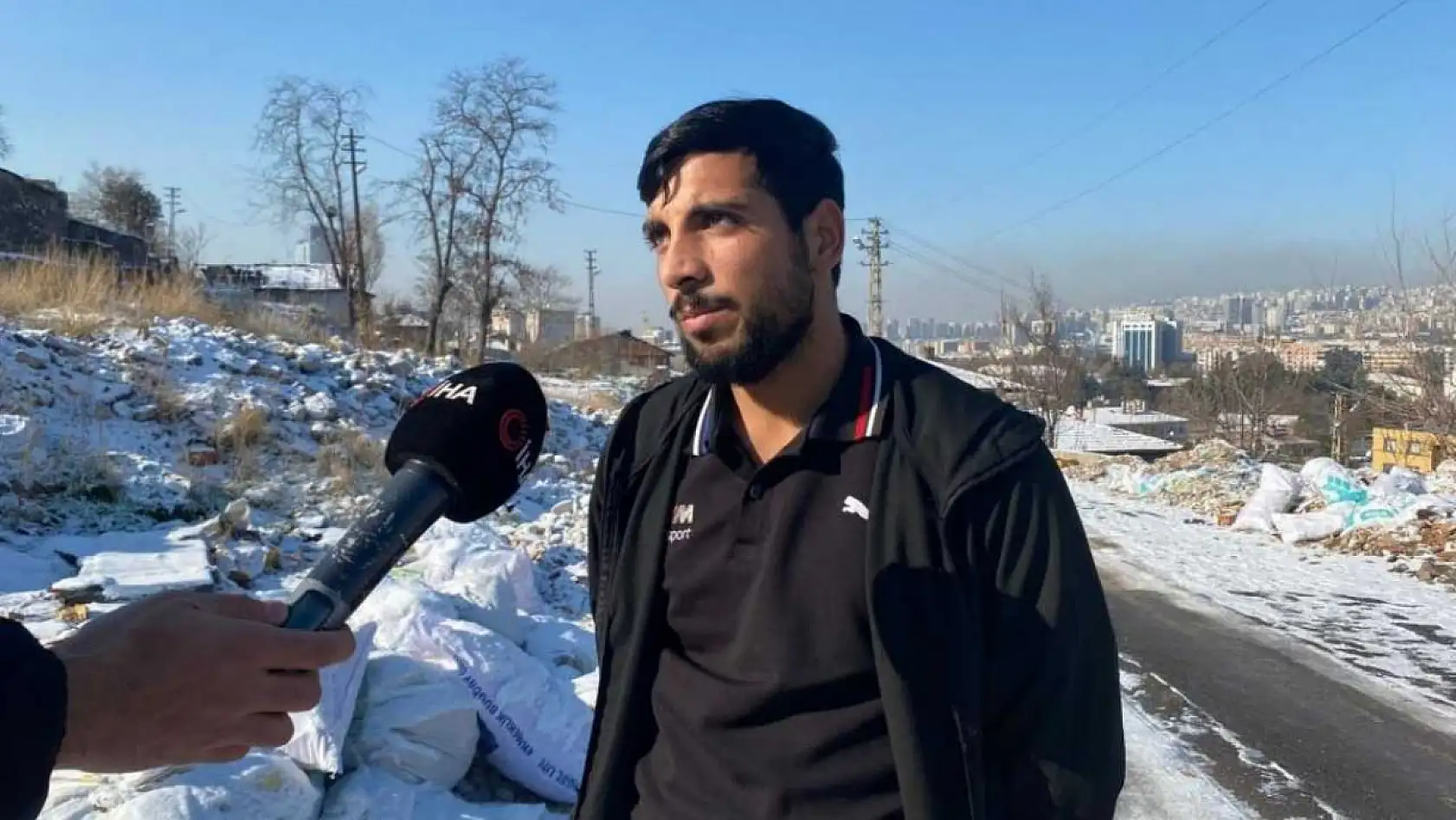 Köpeklerin saldırısına uğrayan çocuğu kurtaran komşu: '10 saniye daha geç kalsaydım çocuğun anca parçalarını bulabilirlerdi'