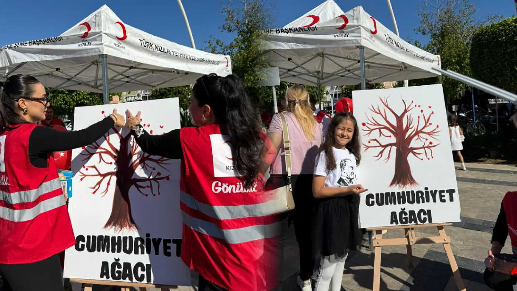 Fethiye'de Cumhuriyet Bayramı ve Kızılay Haftası Coşkusu