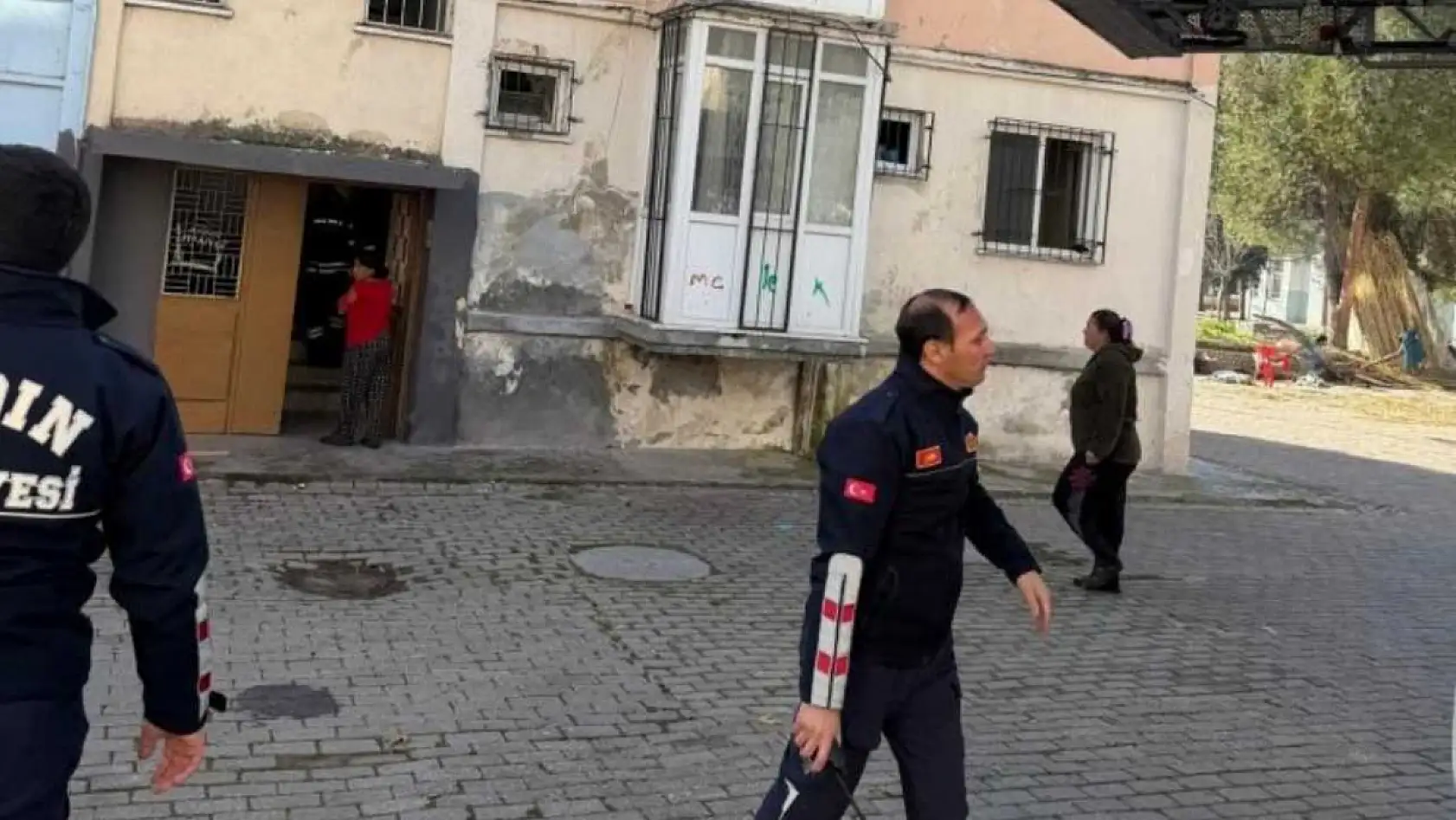 Çamaşır makinesinden çıkan yangın panikletti