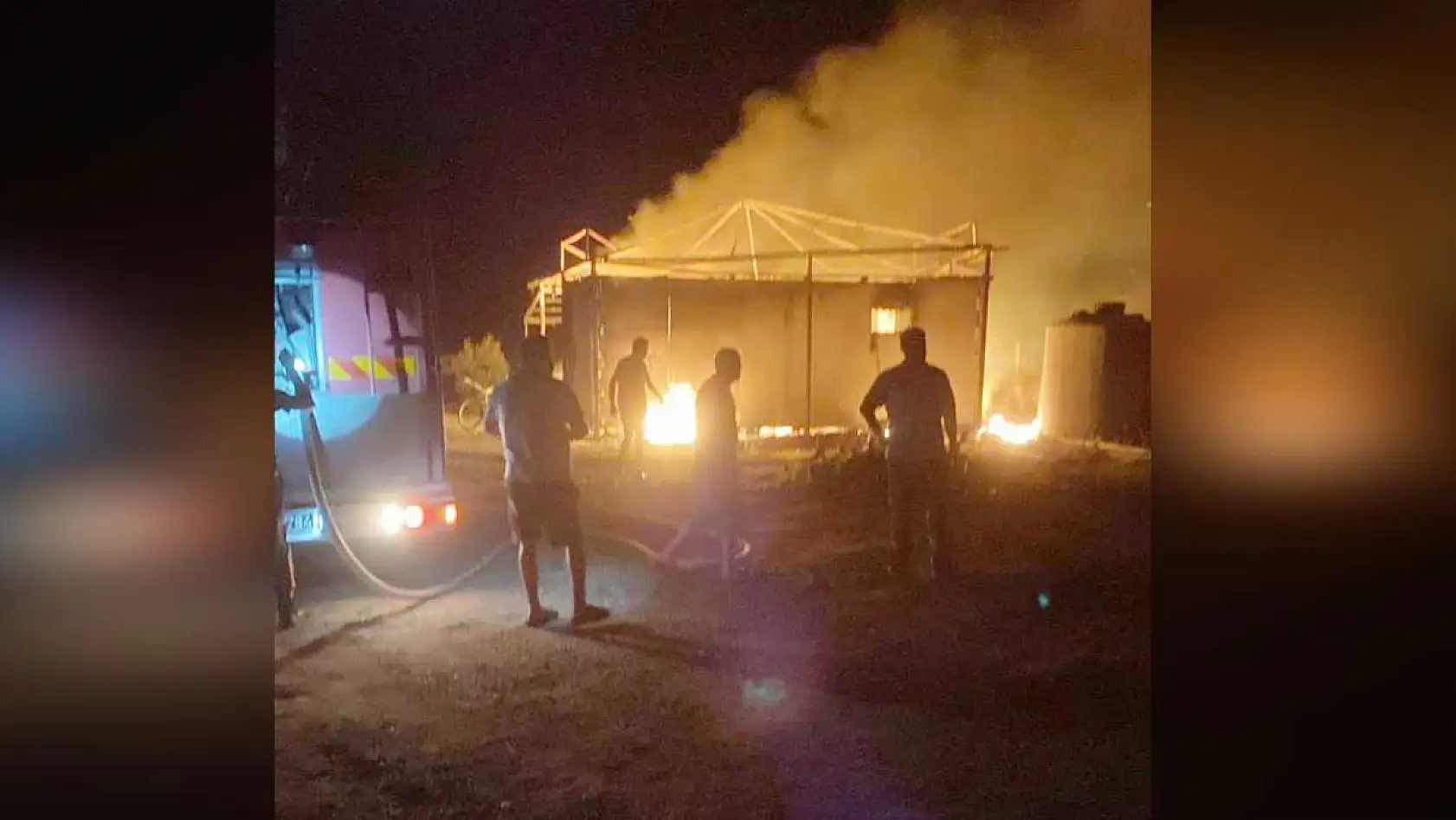 Milas'ta korkutan yangın: Prefabrik ev tamamen yandı