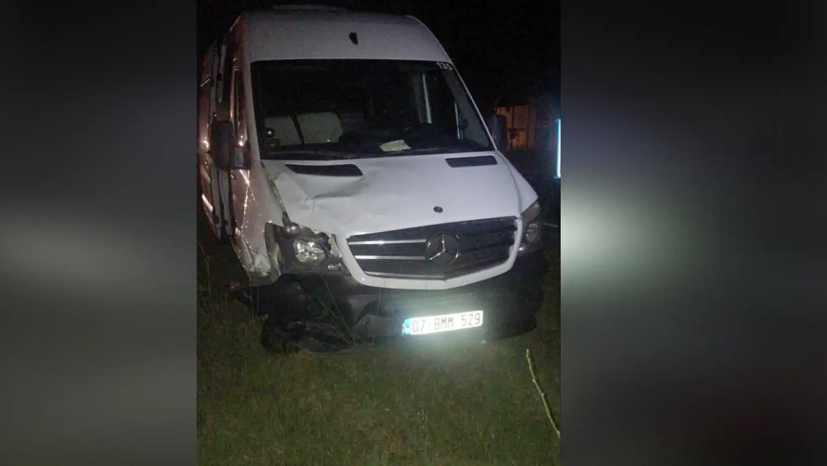 Minibüsün arkadan çarptığı motosikletli genç kadın hayatını kaybetti