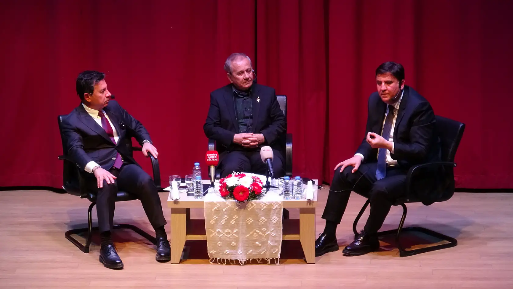 Fethiye'de 'Gün Batımı Söyleşileri' Etkinliği Gerçekleştirildi