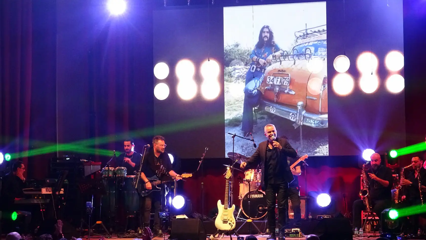 Fethiye'de 'Ustalara Saygıyla' konseri duygu dolu anlara sahne oldu