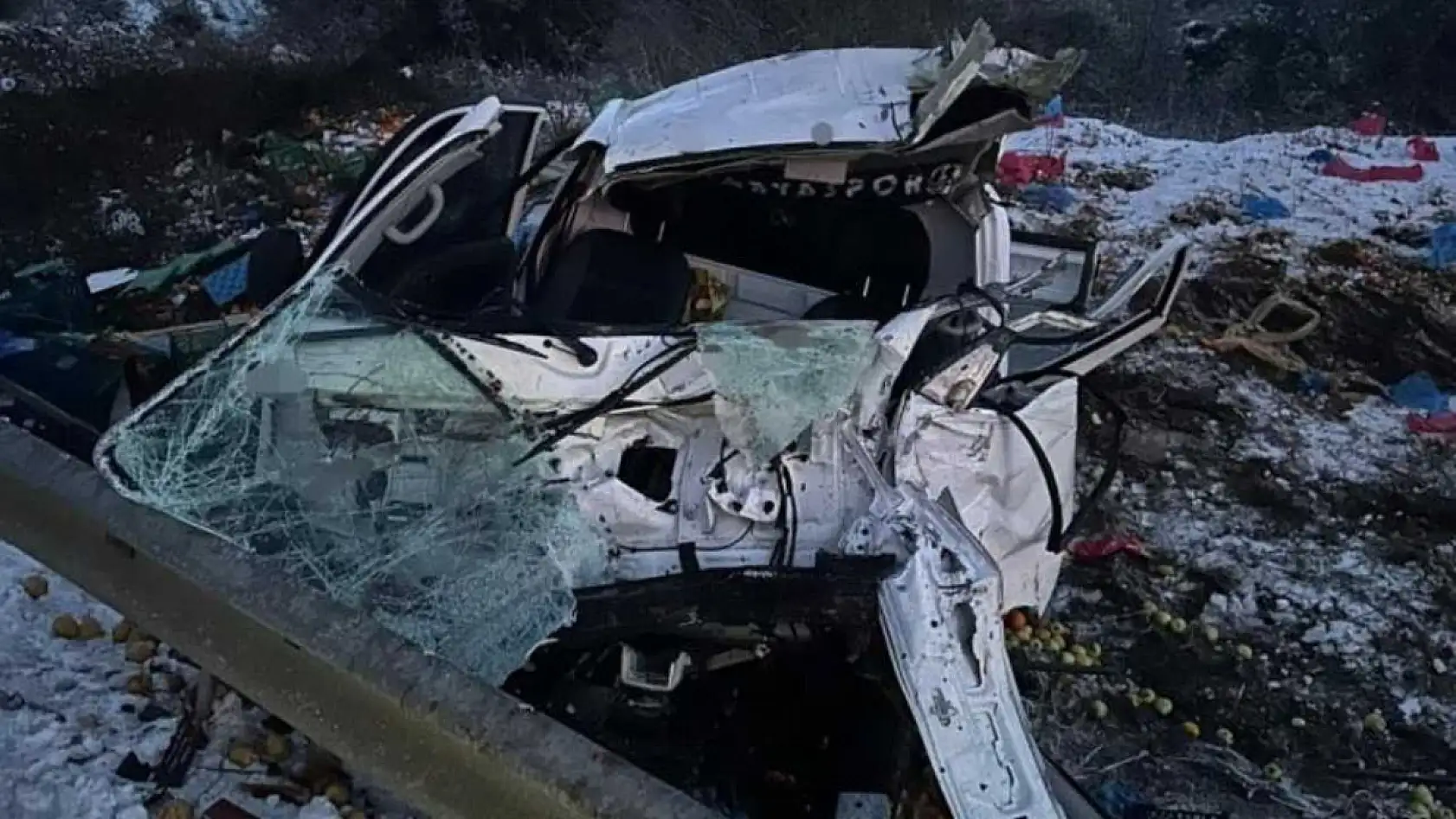 Kamyonet takla attı: Baba ve oğlu yaralandı