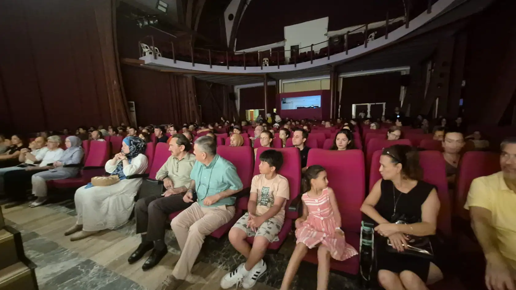 Fethiye'de 'Sanal Alem' dijital bağımlılığa dikkat çekti