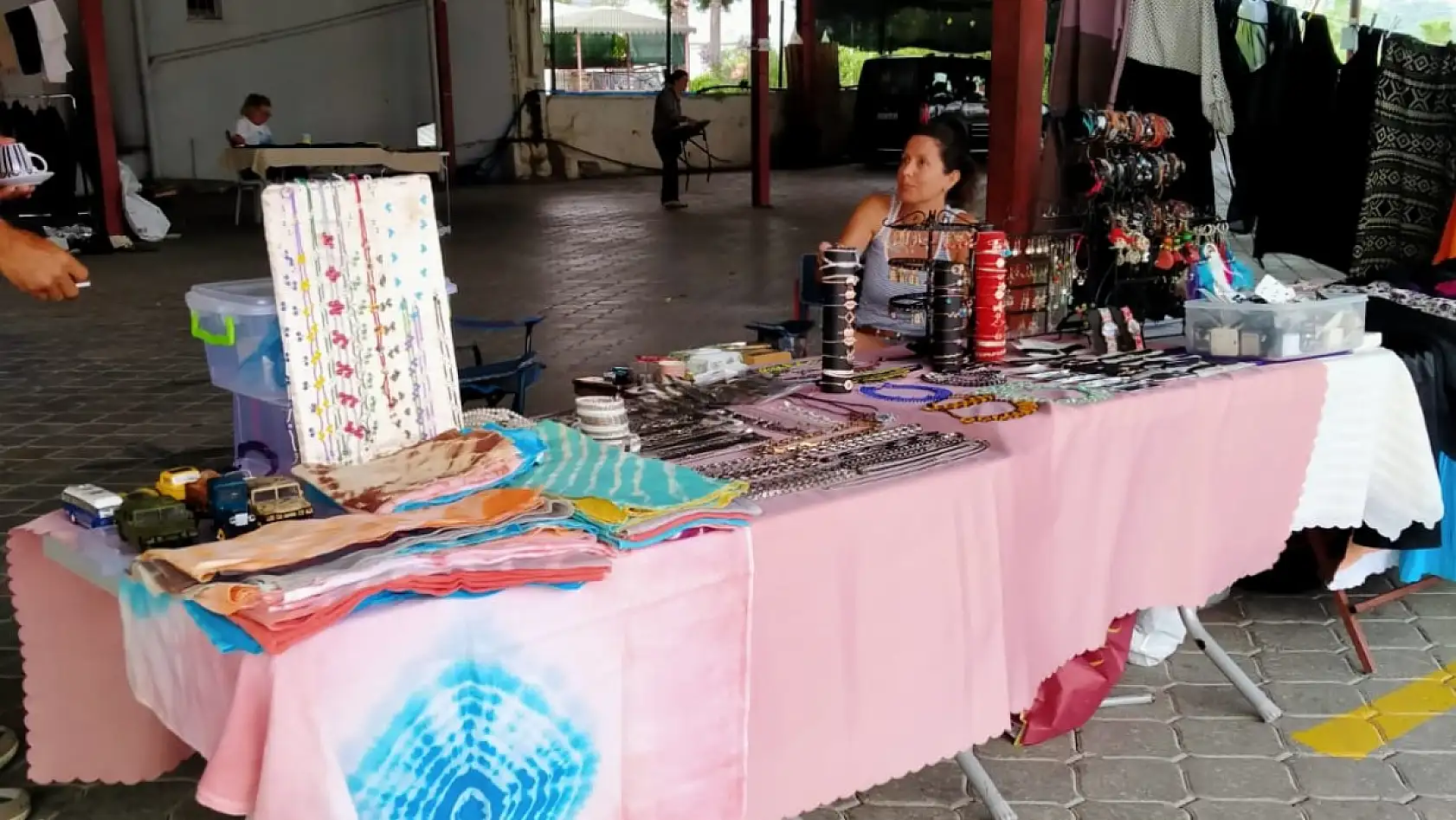 Sanat ve El Emeği Ürünleri Pazarı Her Cumartesi Çiftlik'te