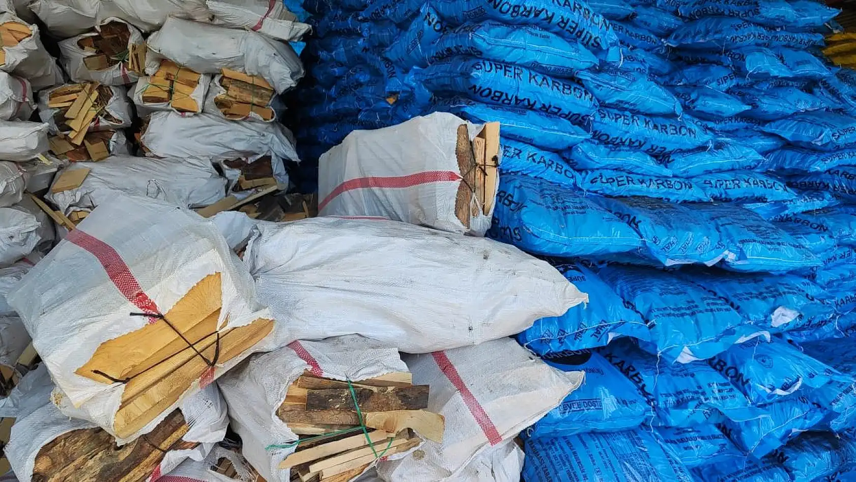 Fethiye'de havalar soğudu…  Odun ve kömür satışları arttı