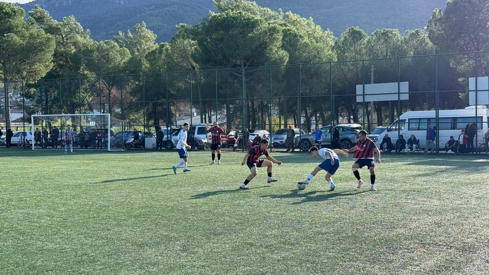 Esenköyspor sahasında Fethiye 1923 ile 2-2 berabere kaldı