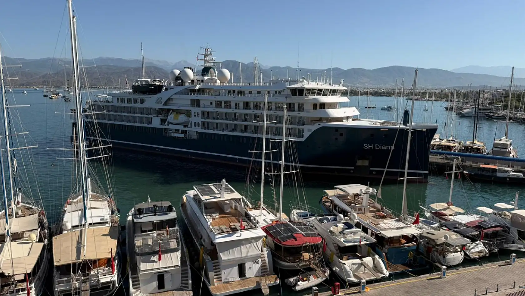 SH Diana Cruise Gemisi Fethiye Limanına Demirledi