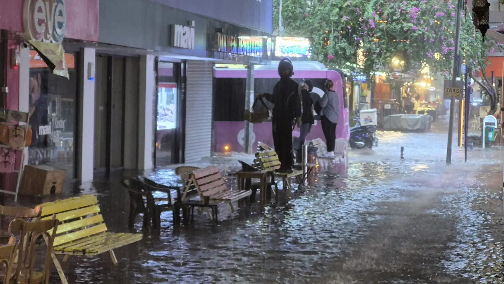 Fethiye'ye metrekareye 130 kilogram yağış düştü